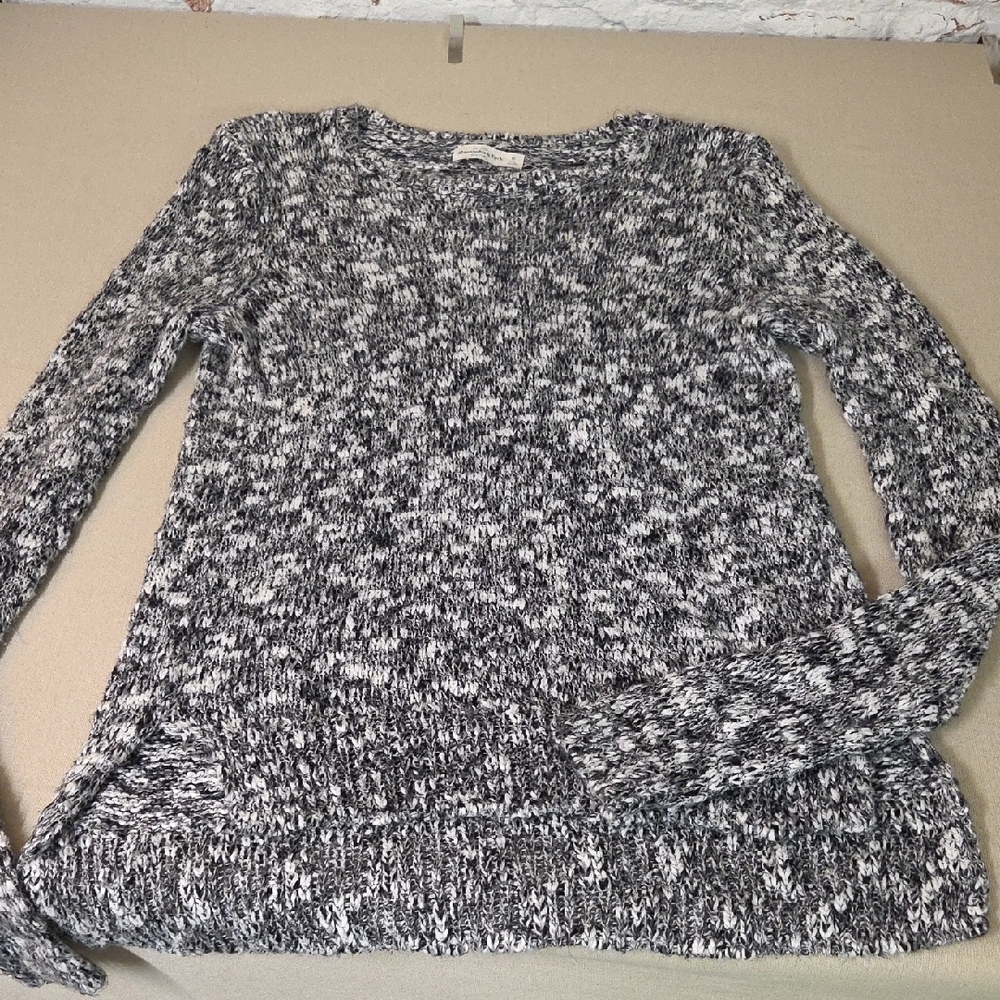 Abercrombie & Fitch Marled Black and White Sweater Med Y2K